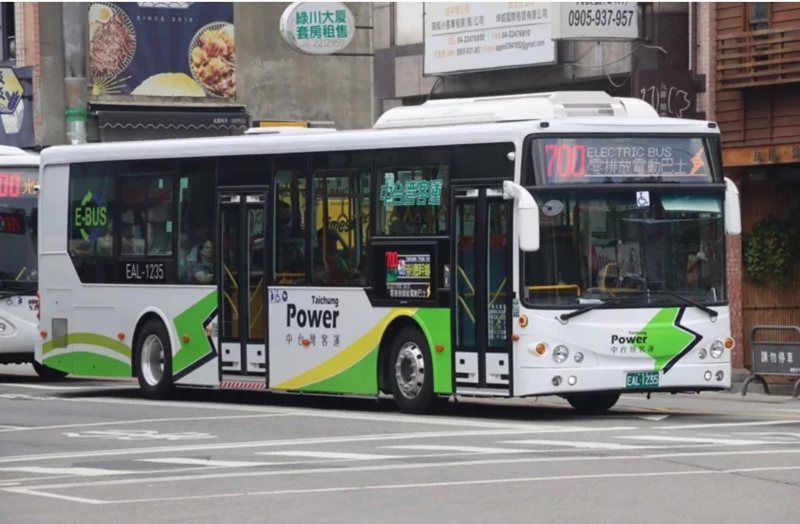 台中公車逐年汰換為電動巴士，業者說成本極高，政府補助款也難以彌補。圖／交通局提供