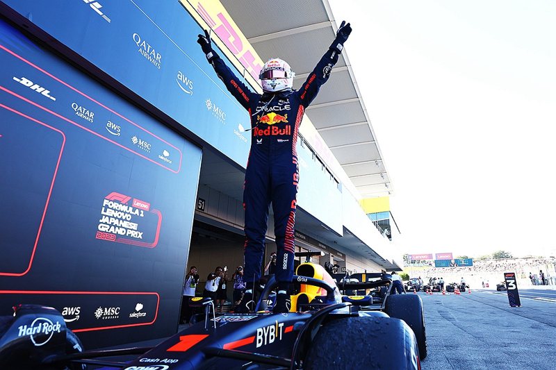 Red Bull車手Max Verstappen在完賽後感謝團隊給他一台「火箭般的賽車」。 圖／Red Bull提供