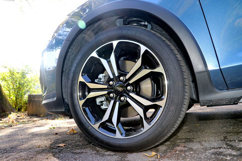 Focus Active Wagon專屬的五幅式鋁圈、配胎尺寸為215/50R18。 記者陳威任／攝影