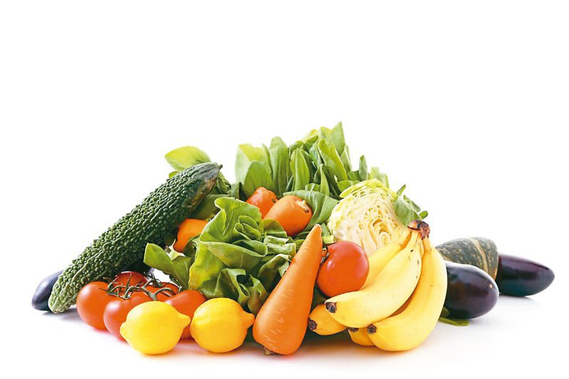 正常人應每天攝取4700毫克的鉀，最簡單的方法是將高鉀水果和蔬菜納入飲食中。圖／123RF