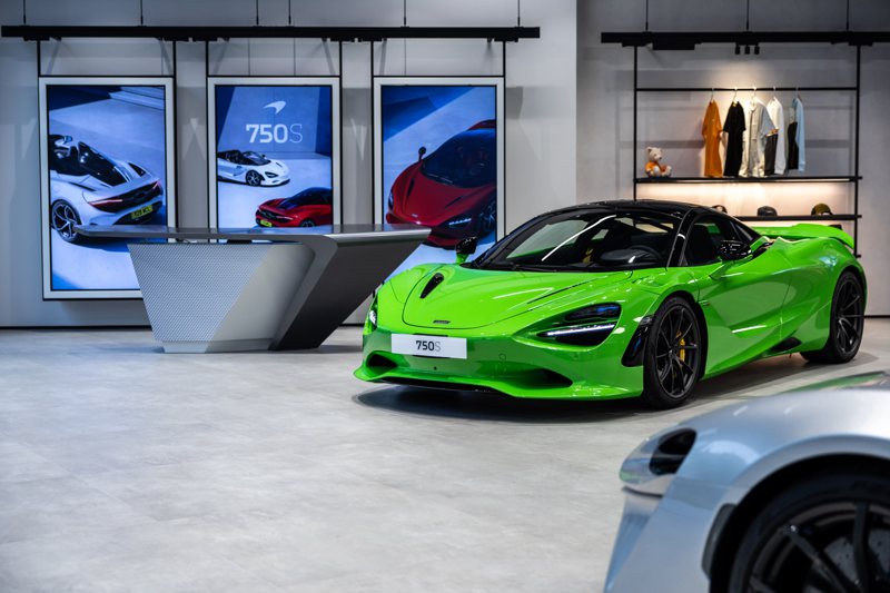McLaren台中展示暨服務中心正式開幕，期待提供中部層峰消費客群至臻完美的品牌體驗。 圖／永三汽車提供