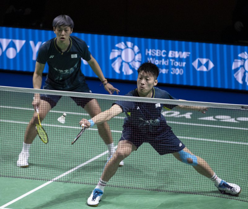 我國男雙組合李哲輝(左)和楊博軒今天在羽球亞錦賽男雙4強賽落敗，無緣晉級決賽，但拿下銅牌仍創下兩人合拍最佳成績。資料照
